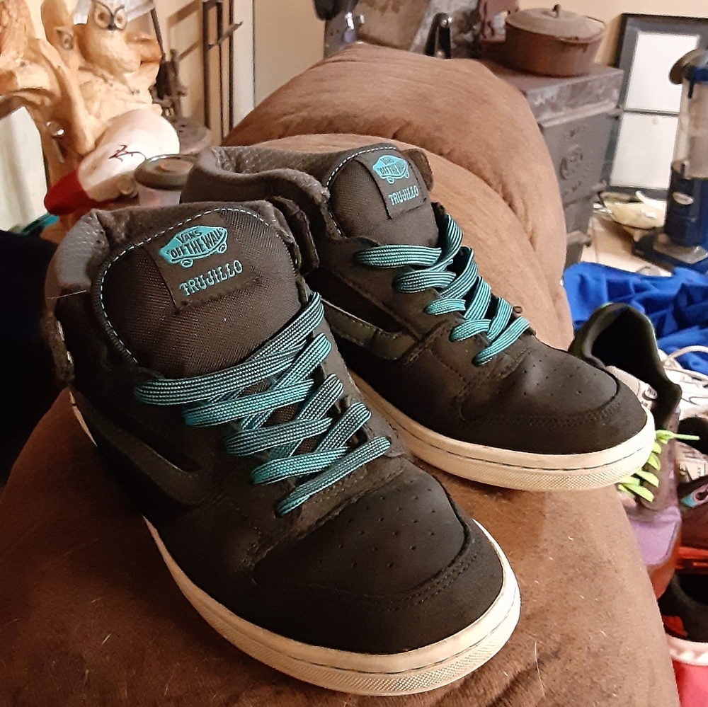 Van's